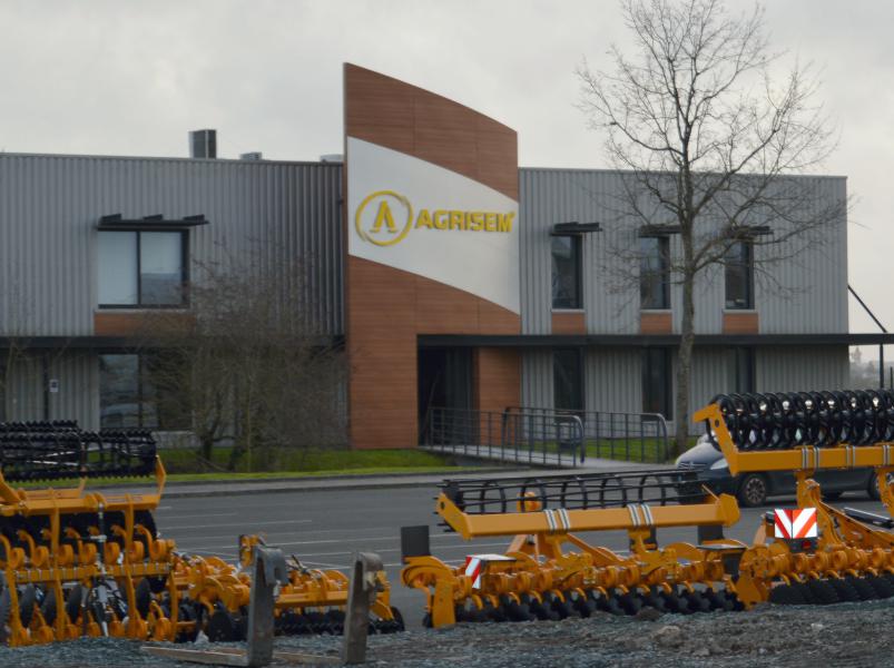 Enseigne fabricant de matériel Agricole Agrisem à Ancenis